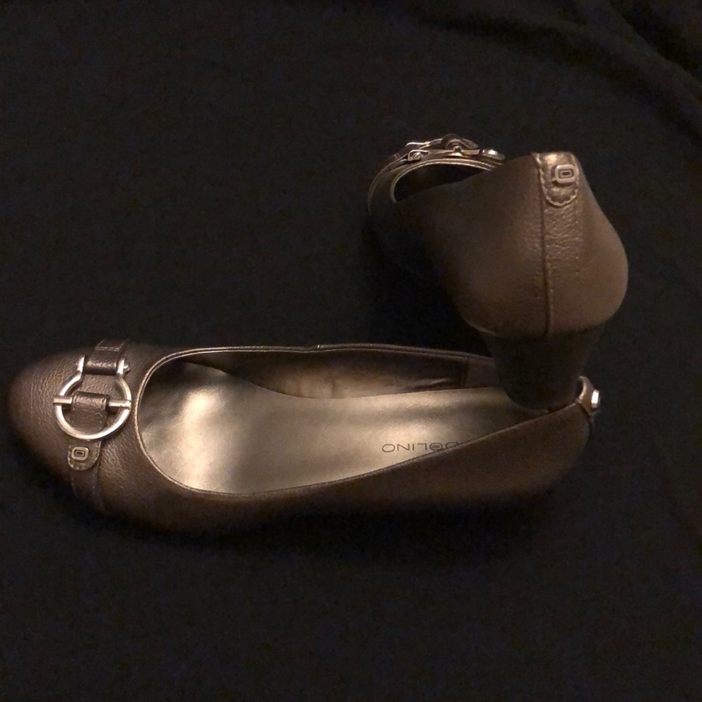 Shoes - Picture 2 of 7
